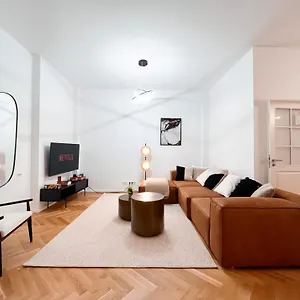 apt-near-kudamm.find-berlin-hotels.com/